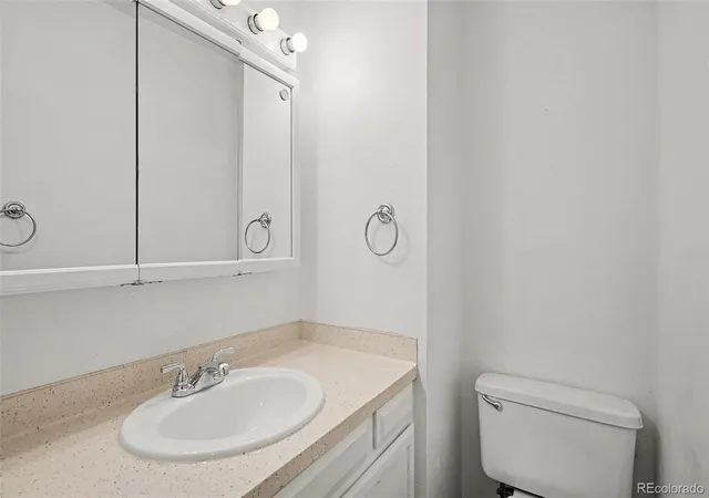 Photo 4 of Townhouse for sale at 11819 E Canal Dr, Aurora, CO 80011 | MLS# 6230443 | Listing updated on 2026-09-29