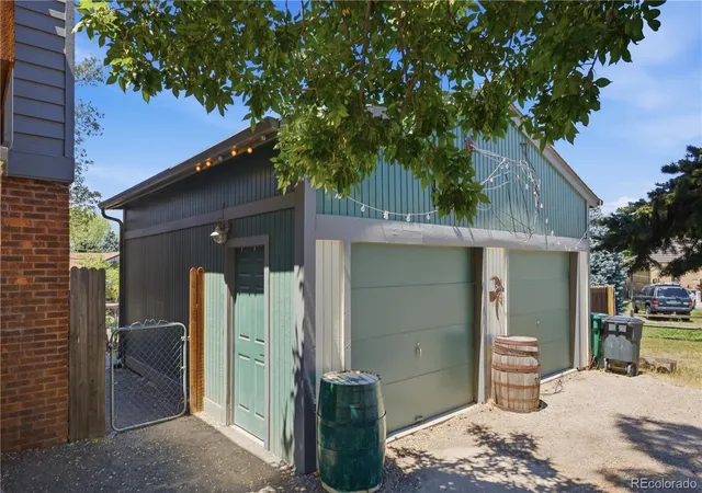 Photo 3 of Single family home for sale at 5325 S Crocker St, Littleton, CO 80120 | MLS# 9172673 | Listing updated on 2026-10-04