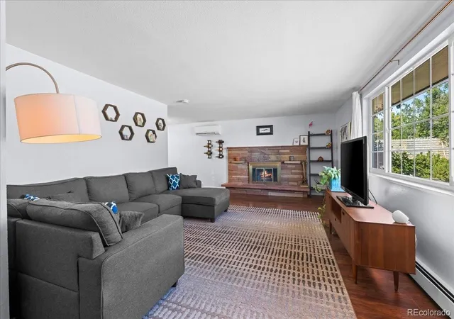 Photo 3 of Single family home for sale at 61 Birch Ct, Longmont, CO 80503 | MLS# 7533819 | Listing updated on 2026-10-08