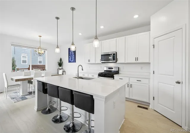 Photo 3 of Single family home for sale at 61 Acorn Crk Ct, Longmont, CO 80503 | MLS# 3728763 | Listing updated on 2026-10-08