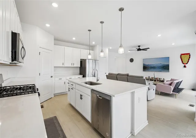 Photo 4 of Single family home for sale at 61 Acorn Crk Ct, Longmont, CO 80503 | MLS# 3728763 | Listing updated on 2026-10-08