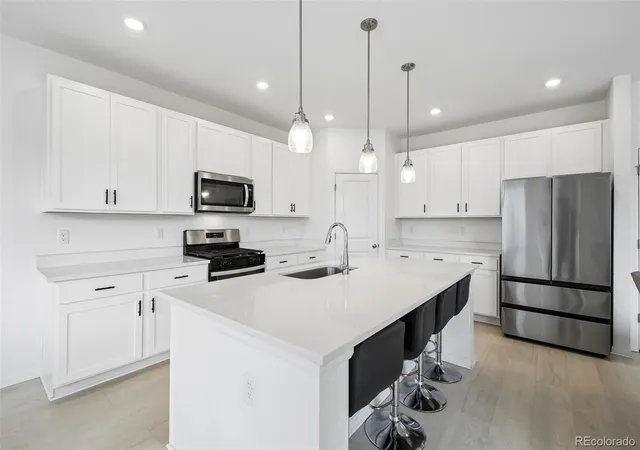 Photo 3 of Single family home for sale at 61 Acorn Crk Ct, Longmont, CO 80503 | MLS# 3728763 | Listing updated on 2026-10-08