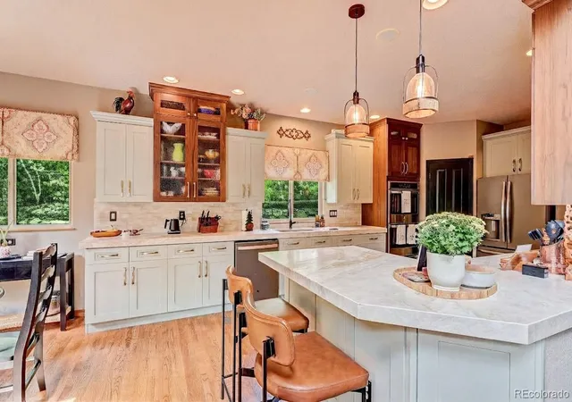 Photo 3 of Single family home for sale at 6977 Glenhunt Ln, Castle Pines, CO 80108 | MLS# 9846429 | Listing updated on 2026-10-04