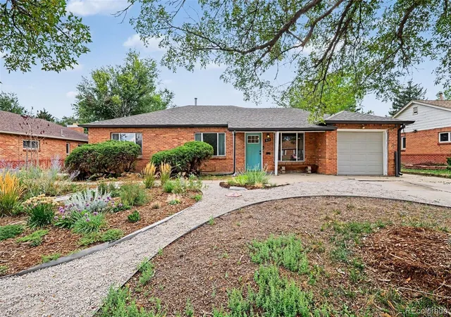 Photo 2 of Single family home for sale at 931 Tucson St, Aurora, CO 80011 | MLS# 6521534 | Listing updated on 2026-10-02