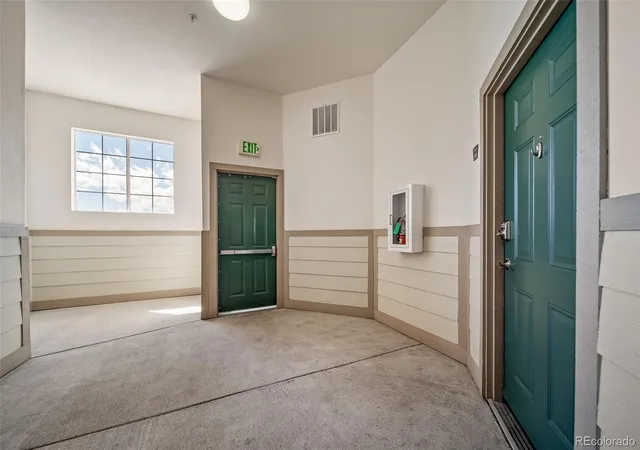 Listing Photo 5 - Condo for sale in building located at 3890 S Dayton St, Aurora, CO 80014 - Unit #301