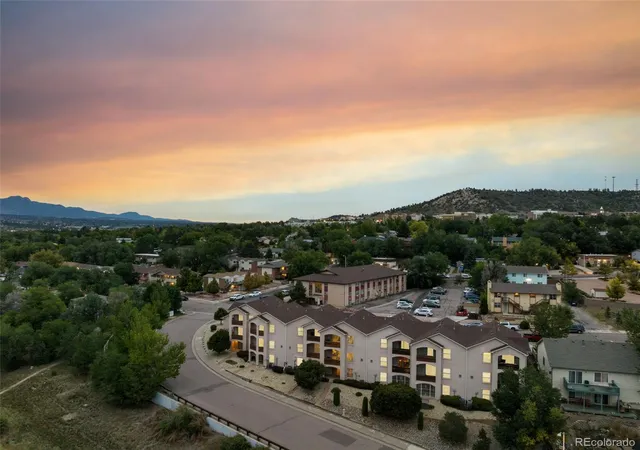 Photo 4 of Townhouse for sale at 1135 Westmoreland Rd, Colorado Springs, CO 80907 | MLS# 2559208 | Listing updated on 2026-10-03