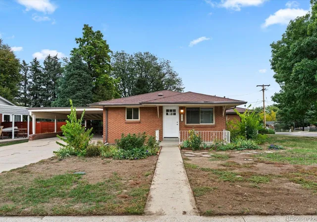 Photo 2 of Single family home for sale at 2506 Moore St, Lakewood, CO 80215 | MLS# 7581232 | Listing updated on 2026-10-09