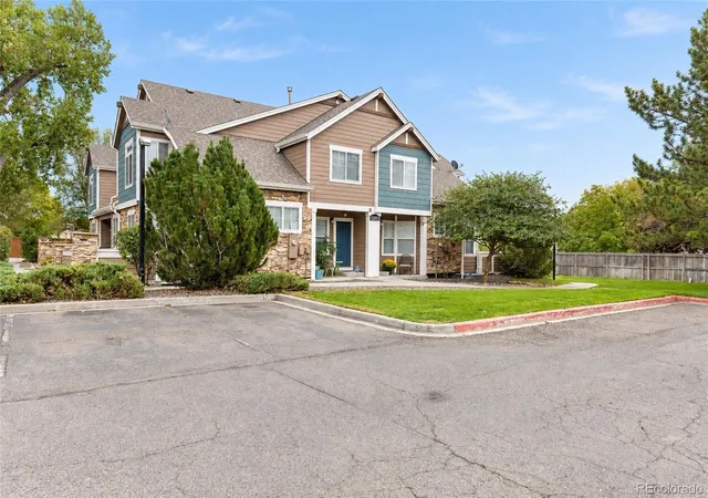 Photo 4 of Townhouse for sale at 13203 Holly St #F, Thornton, CO 80241 | MLS# 7549797 | Listing updated on 2026-10-02
