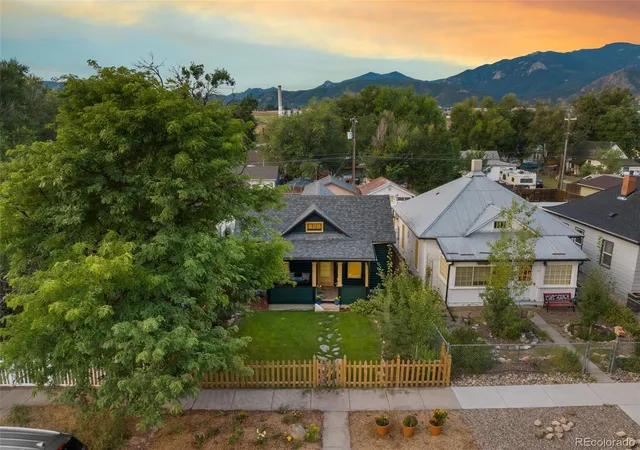 Photo 3 of Single family home for sale at 1617 W Cucharras St, Colorado Springs, CO 80904 | MLS# 9410307 | Listing updated on 2026-10-07