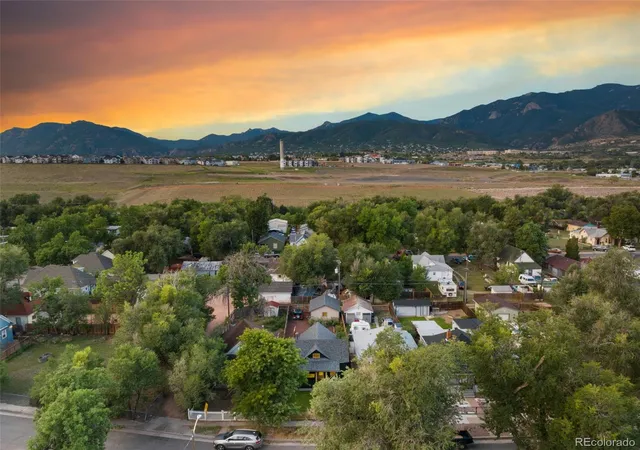 Photo 4 of Single family home for sale at 1617 W Cucharras St, Colorado Springs, CO 80904 | MLS# 9410307 | Listing updated on 2026-10-07