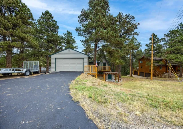 Photo 3 of Single family home for sale at 21959 Grandview Ave, Golden, CO 80401 | MLS# 4122608 | Listing updated on 2026-10-01