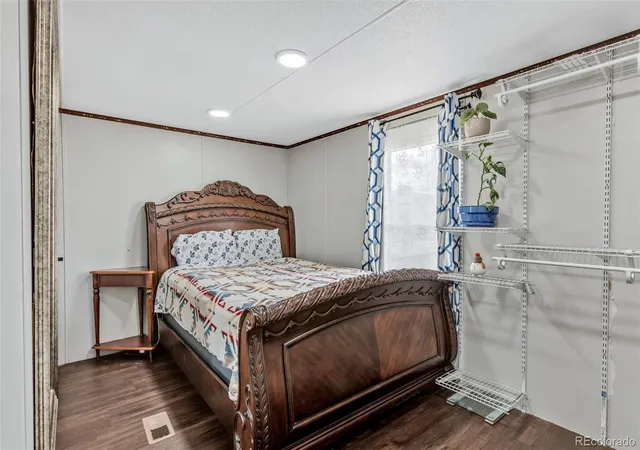Photo 3 of Manufactured home for sale at 1050 S Pierce St, Lakewood, CO 80226 | MLS# 6202206 | Listing updated on 2026-10-01