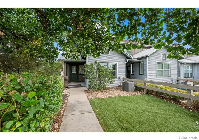 Photo 2 of Townhouse for sale at 2600 Stonewall Ln, Lafayette, CO 80026 | MLS# IR1069702 | Listing updated on 2026-10-05