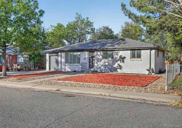 Photo 3 of Single family home for sale at 3113 Worchester St, Aurora, CO 80011 | MLS# 8804450 | Listing updated on 2026-10-07