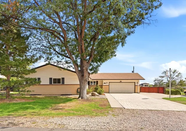 Photo 3 of Single family home for sale at 5340 Gladiola St, Arvada, CO 80002 | MLS# 4529455 | Listing updated on 2026-10-08