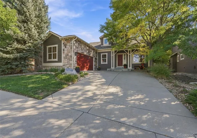 Photo 2 of Single family home for sale at 25265 E Park Crescent Dr, Aurora, CO 80016 | MLS# 4432058 | Listing updated on 2026-10-07
