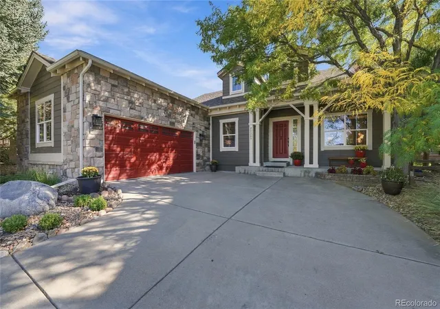 Photo 1 of Single family home for sale at 25265 E Park Crescent Dr, Aurora, CO 80016 | MLS# 4432058 | Listing updated on 2026-10-07