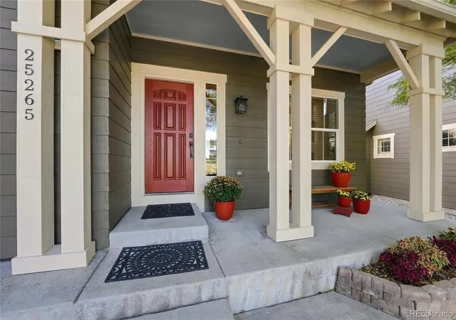 Photo 3 of Single family home for sale at 25265 E Park Crescent Dr, Aurora, CO 80016 | MLS# 4432058 | Listing updated on 2026-10-07