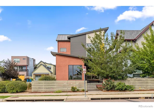 Photo 2 of Single family home for sale at 2111 Hecla Dr, Louisville, CO 80027 | MLS# IR1069719 | Listing updated on 2026-10-06
