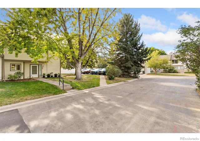 Photo 4 of Condo for sale at 3465 Lochwood Dr #B11, Fort Collins, CO 80525 | MLS# IR1069722 | Listing updated on 2026-10-02