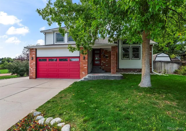 Photo 3 of Single family home for sale at 10620 W Glasgow Ave, Littleton, CO 80127 | MLS# 7126375 | Listing updated on 2026-10-06