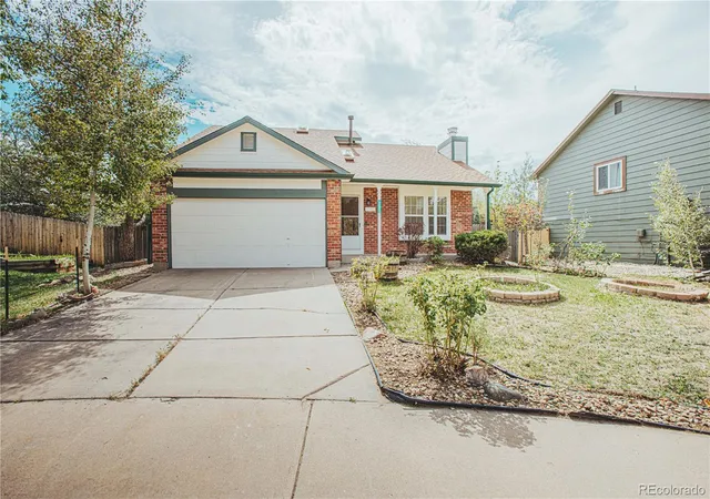 Photo 3 of Single family home for sale at 20066 E Bellewood Pl, Aurora, CO 80015 | MLS# 6109946 | Listing updated on 2026-10-09