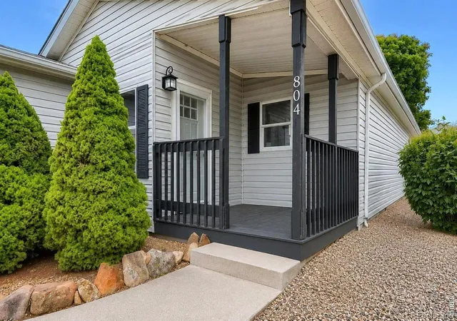 Photo 2 of Single family home for sale at 804 S Sunchase Dr, Fort Collins, CO 80524 | MLS# IR1069741 | Listing updated on 2026-10-01