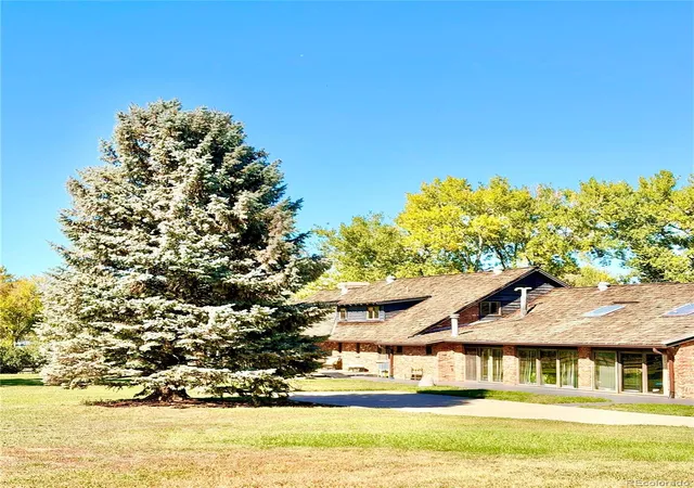 Photo 1 of Single family home for sale at 8935 W Bear Crk Dr, Lakewood, CO 80227 | MLS# 7237215 | Listing updated on 2026-10-05