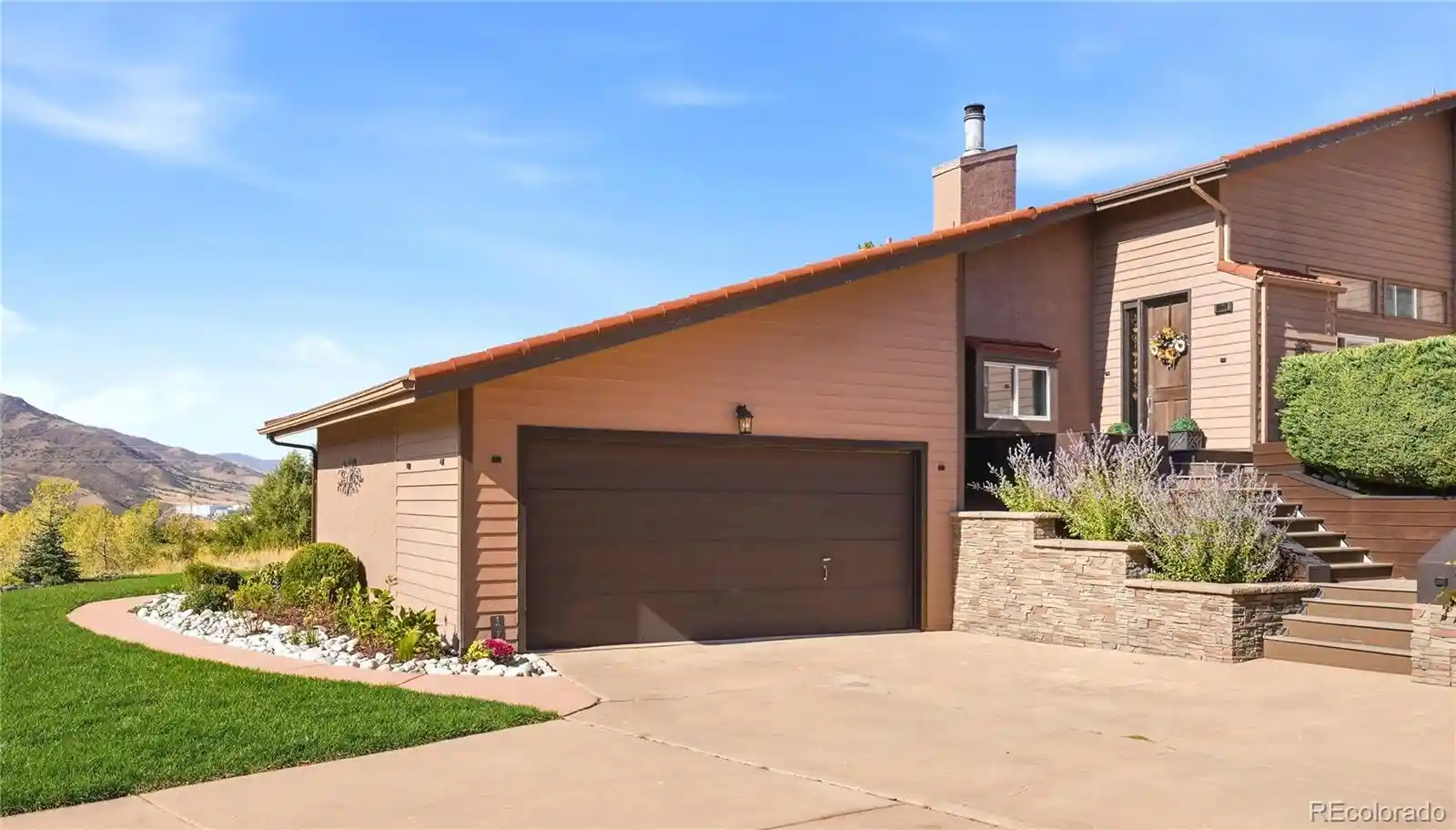 Single family home for sale at 10769 Cougar Run, Littleton, CO 80125 | MLS# 9172317