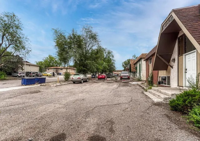 Photo 4 of House for sale at 330 Vehr Dr, Colorado Springs, CO 80916 | MLS# 6526966 | Listing updated on 2026-10-01