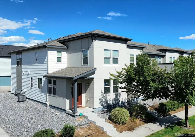 Townhouse for sale at 16019 E Elk Dr, Denver, CO 80239 | MLS# 3260628