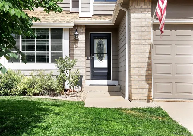Photo 2 of Single family home for sale at 809 Redwood Ct, Highlands Ranch, CO 80126 | MLS# 3120862 | Listing updated on 2026-10-02
