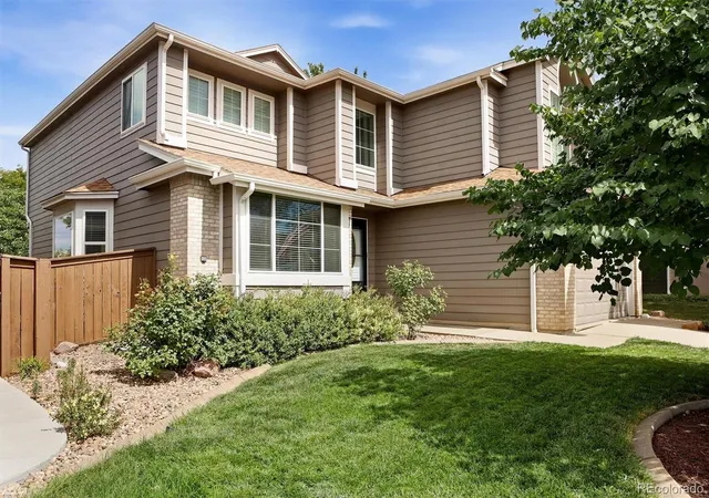 Photo 3 of Single family home for sale at 809 Redwood Ct, Highlands Ranch, CO 80126 | MLS# 3120862 | Listing updated on 2026-10-02