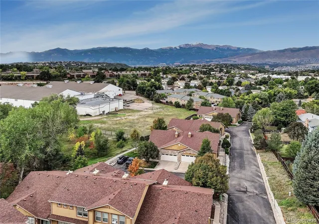 Photo 4 of Townhouse for sale at 2659 Avalanche Hts, Colorado Springs, CO 80918 | MLS# 6872297 | Listing updated on 2026-10-01