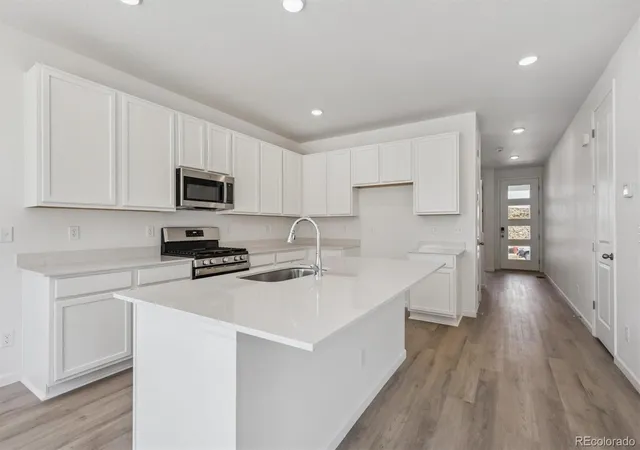 Photo 4 of Single family home for sale at 479 S Salida St, Aurora, CO 80017 | MLS# 9043328 | Listing updated on 2026-10-02