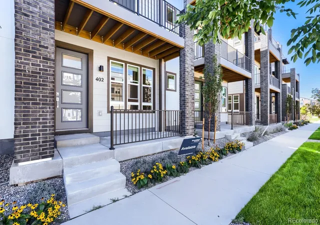 Photo 3 of Townhouse for sale at 9200 E 47th Avenue #402, Denver, CO 80238 | MLS# 7233503 | Listing updated on 2026-10-04