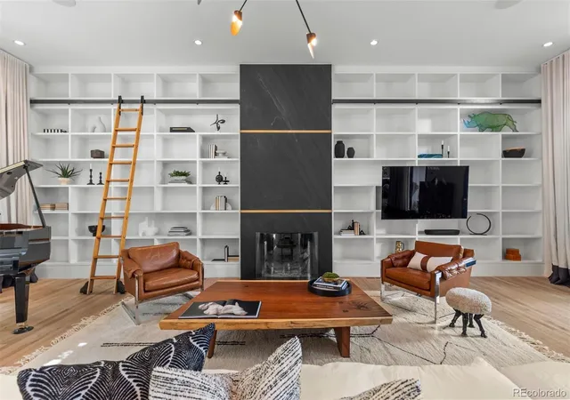 Photo 1 of Single family home for sale at 275 Vine St, Denver, CO 80206 | MLS# 4169305 | Listing updated on 2026-10-08
