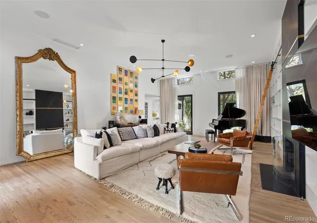 Photo 2 of Single family home for sale at 275 Vine St, Denver, CO 80206 | MLS# 4169305 | Listing updated on 2026-10-08