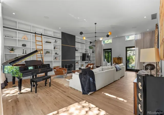 Photo 4 of Single family home for sale at 275 Vine St, Denver, CO 80206 | MLS# 4169305 | Listing updated on 2026-10-08