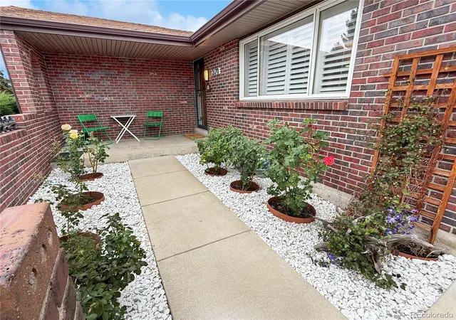 Photo 2 of Single family home for sale at 2170 S Flower Way, Lakewood, CO 80227 | MLS# 6092808 | Listing updated on 2026-10-03