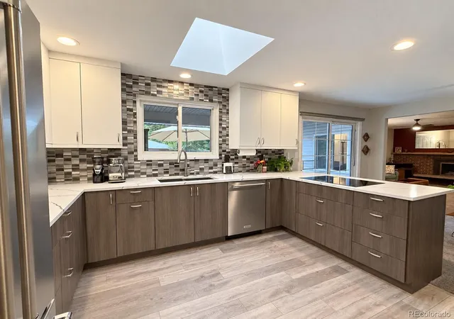 Photo 3 of Single family home for sale at 2170 S Flower Way, Lakewood, CO 80227 | MLS# 6092808 | Listing updated on 2026-10-03