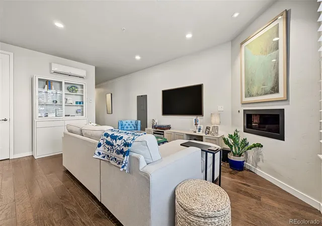 Photo 4 of Condo for sale at 336 E 1st Avenue #100, Denver, CO 80203 | MLS# 7908303 | Listing updated on 2026-10-09