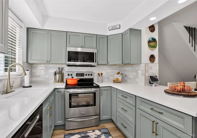 Photo 2 of Townhouse for sale at 11986 E Kepner Dr, Aurora, CO 80012 | MLS# 1737388 | Listing updated on 2026-10-04