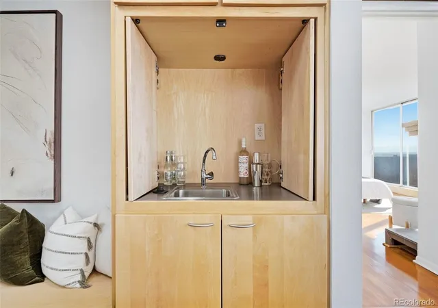 Listing Photo 5 - Condo for sale in building located at 909 N Logan St, Denver, CO 80203 - Unit #A