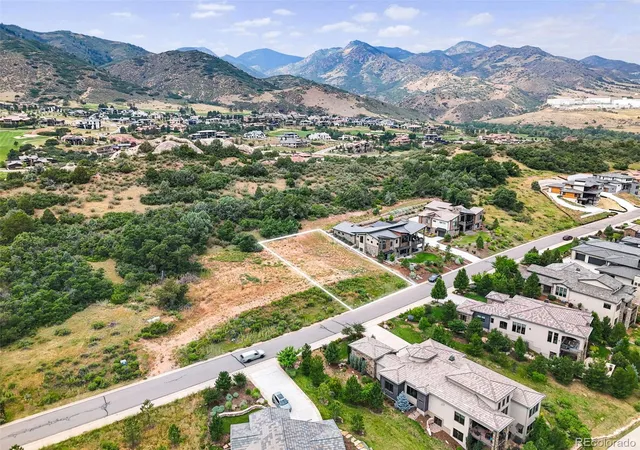 Photo 4 of Single family home for sale at 7983 Raphael Ln, Littleton, CO 80125 | MLS# 8718933 | Listing updated on 2026-10-01