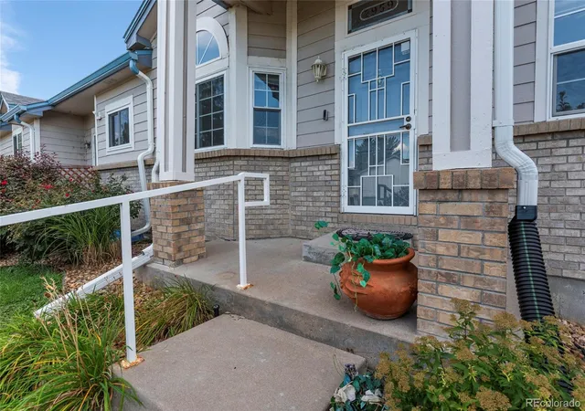 Photo 2 of Townhouse for sale at 2959 S Zeno Ct, Aurora, CO 80013 | MLS# 2739326 | Listing updated on 2026-10-02