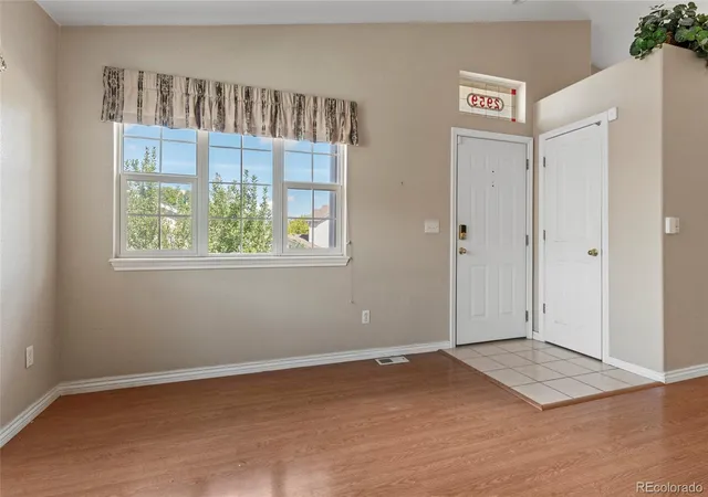Photo 3 of Townhouse for sale at 2959 S Zeno Ct, Aurora, CO 80013 | MLS# 2739326 | Listing updated on 2026-10-02