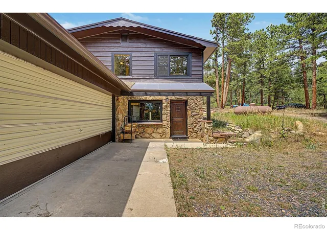 Photo 2 of Single family home for sale at 2028 Lazy Z Rd, Nederland, CO 80466 | MLS# IR1069808 | Listing updated on 2026-10-01