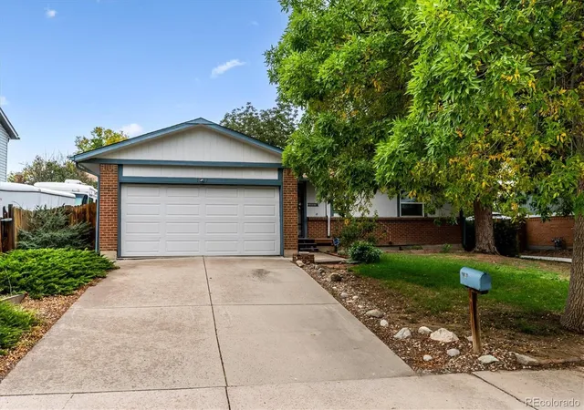 Photo 3 of Single family home for sale at 1807 S Fairplay St, Aurora, CO 80012 | MLS# 9687554 | Listing updated on 2026-10-02