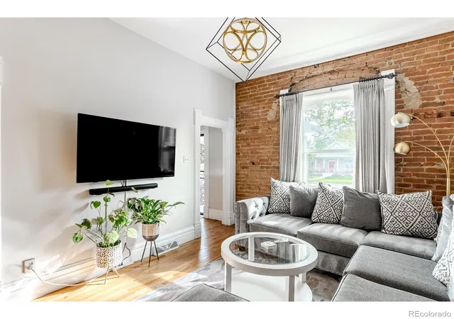 Photo 4 of Single family home for sale at 2331 N Gilpin St, Denver, CO 80205 | MLS# IR1069839 | Listing updated on 2026-10-20